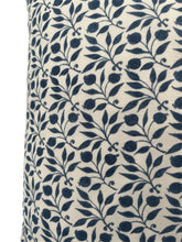 Indlæs billede til gallerivisning William Morris pudebetræk Slate Blue
